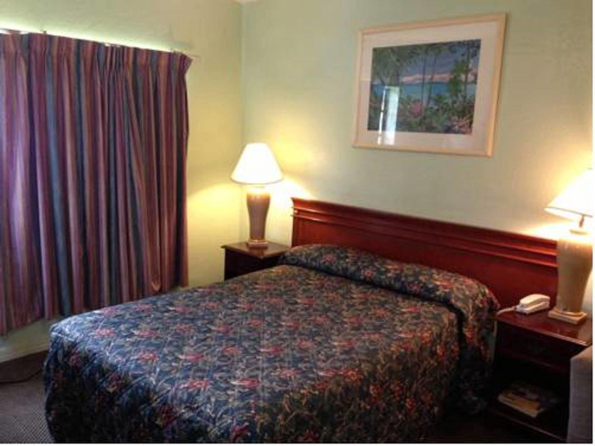 Deluxe Inn Motel - Хомстед Экстерьер фото