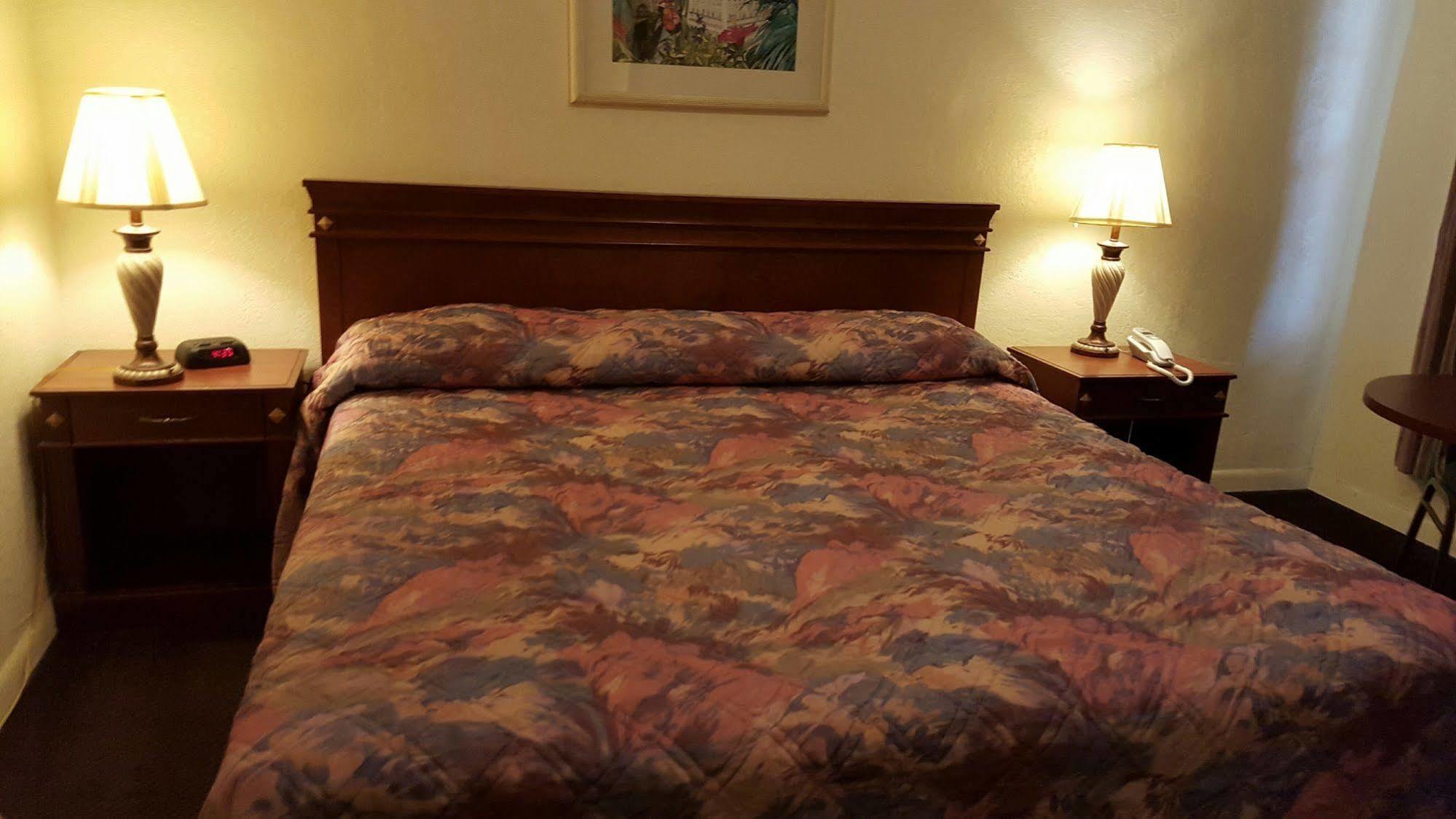 Deluxe Inn Motel - Хомстед Экстерьер фото